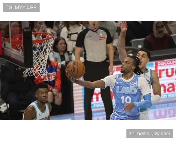 黄蜂外线火力全开 三球37分8篮板7助攻展现全面性